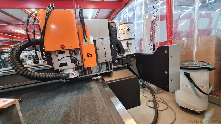 Mesin pemotong kertas Kongsberg C64