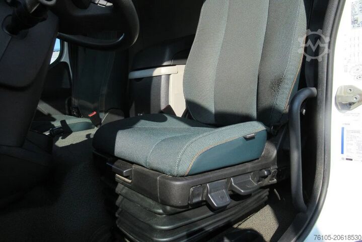 Kofer Volvo FL 250 Bakwagen + 6 deuren + Laadklep 2000 kg