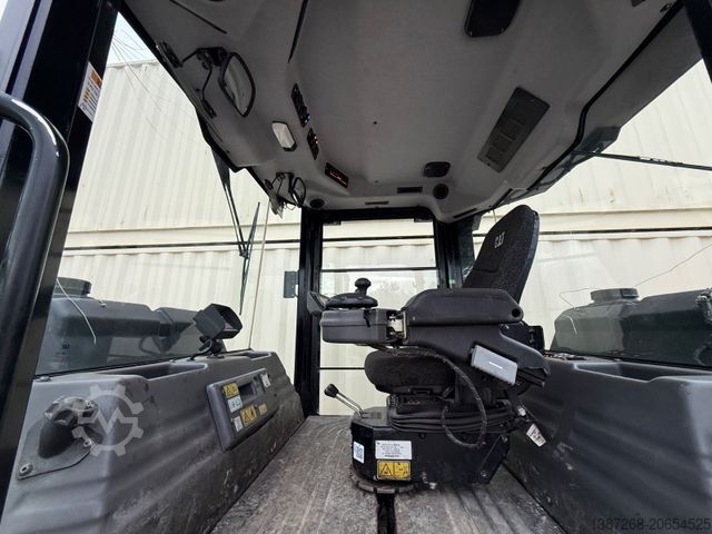 Walzenzug CATERPILLAR CD10 / 2018 BJ / 2.880 H / A/C