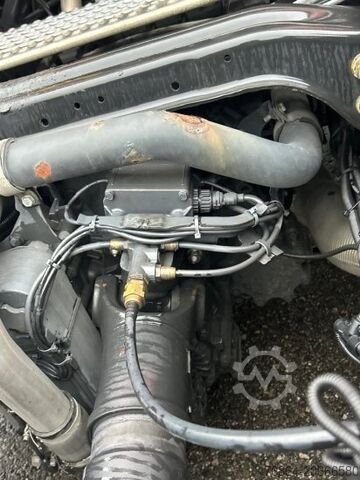 Đầu kéo tiêu chuẩn MAN TGX 18.460, XXL, INTARDER