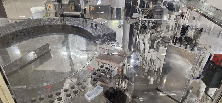 Použitý stroj na automatické plnění rtěnek od společnosti Cosmatic, model SM43 Slim COSMATIC SM43 Slim