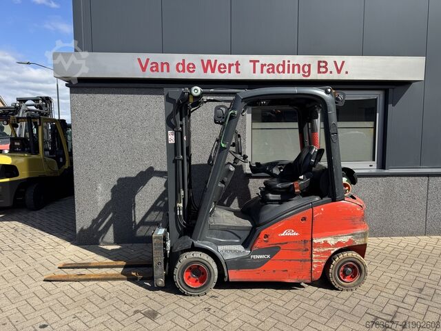  LINDE H20T-01 Triplo 460 Freelift / Sideshift / Vorkversteller LPG 2016