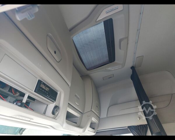Đầu kéo tiêu chuẩn IVECO S-Way AS 440.180 - S-Way AS 440.180 4x2 C13 S51T/FP hi-tronix