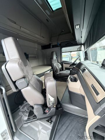 Unit traktor standard MAN Individual Lion TGX 18.640 LL Voll-Ausstattung