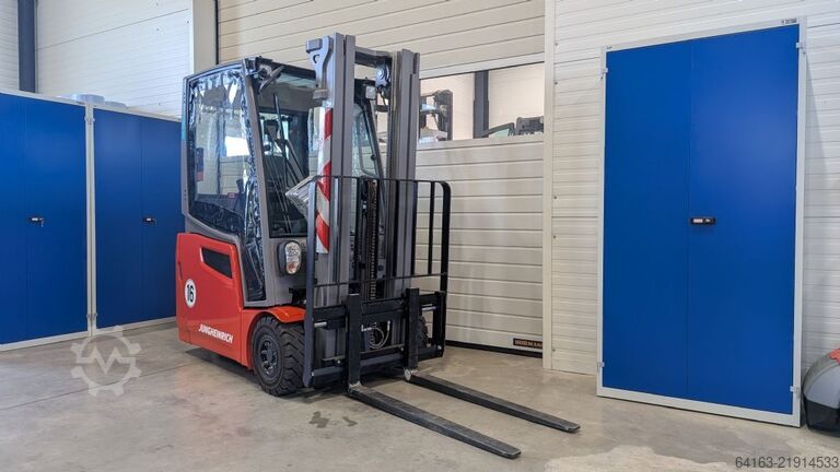 Xe nâng điện 3 bánh Jungheinrich EFG 216k neuwertig