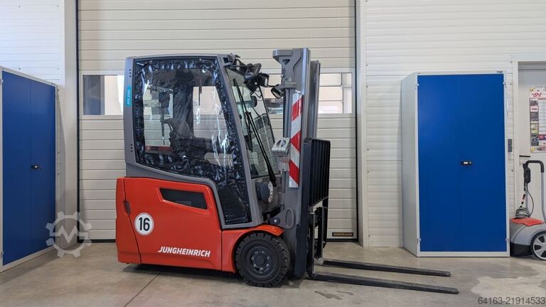 Xe nâng điện 3 bánh Jungheinrich EFG 216k neuwertig