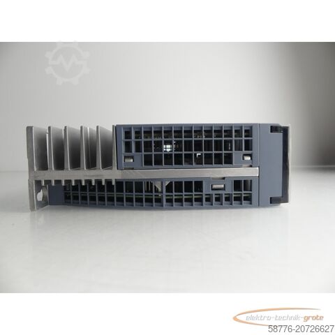 Siemens Komponente Siemens Sinamics S210 6SL3210-5HB10-4UF0 Umrichter SN:ZVM4XVM009136 0,4kW 240V~-ungebr.-