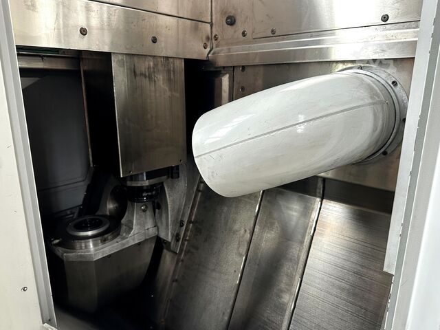 Vertical machining centers + robot Mikron HSM 600 U + 400 U + Roboter