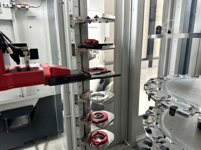 Vertical machining centers + robot Mikron HSM 600 U + 400 U + Roboter