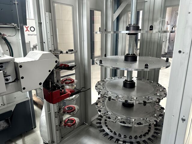 Vertical machining centers + robot Mikron HSM 600 U + 400 U + Roboter