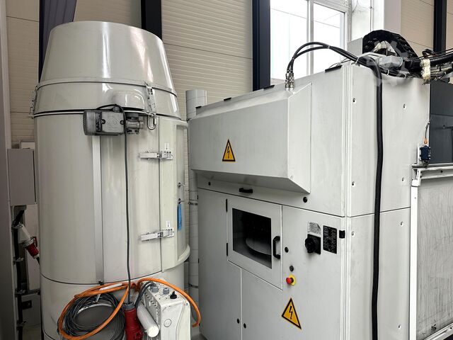 Vertical machining centers + robot Mikron HSM 600 U + 400 U + Roboter