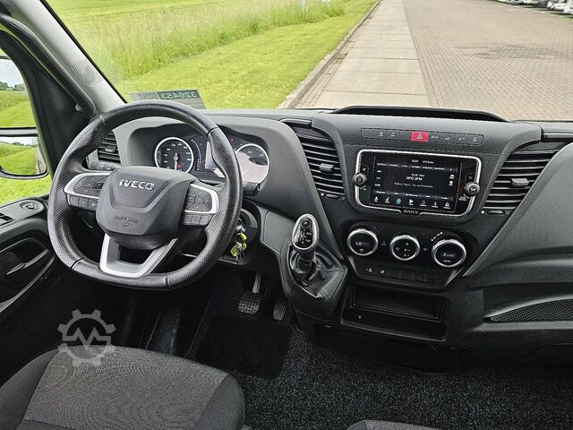 Volquete IVECO DAILY 35C18 kipper ac aut. EURO6