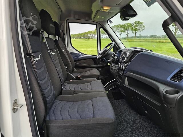 รถสเตชั่นแวกอนหลังคาสูง IVECO DAILY 35C18 ac automaat EURO6