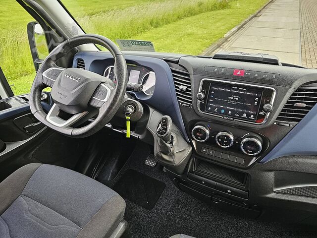 รถสเตชั่นแวกอนหลังคาสูง IVECO DAILY 35C18 ac automaat EURO6