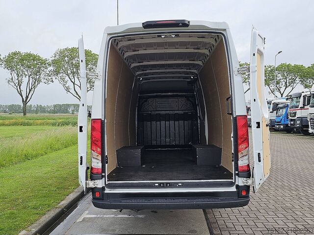 รถสเตชั่นแวกอนหลังคาสูง IVECO DAILY 35C18 ac automaat EURO6