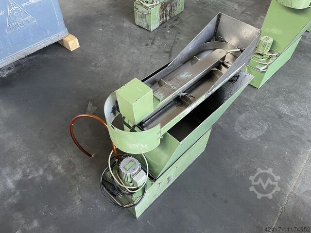 Chip conveyor  