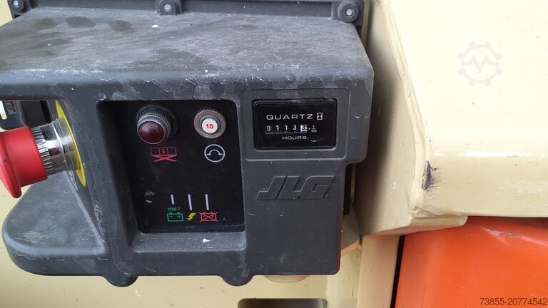 কাঁচি উত্তোলন টেবিল JLG 3246ES (9,68m)