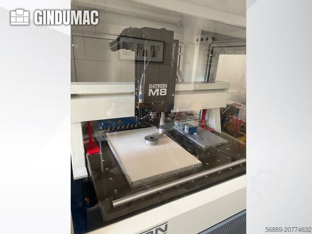 Вертикален Обработващ център Datron M8