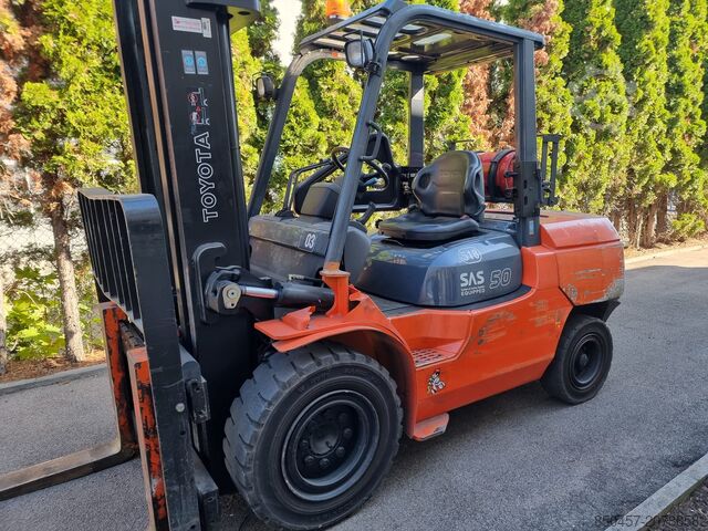 Viličari na LPG pogon Toyota 02-7FGA50