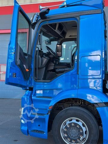 Камион с платформа MERCEDES-BENZ Actros 2551 6x2 LL/PALFINGER+ Ackermann AH/ Glas