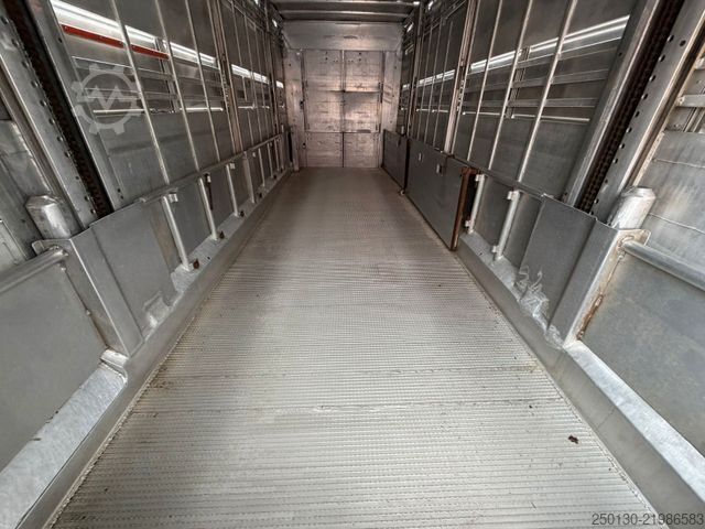 Ремарке за превоз на коне PEZZIOLI RBA 31 3.Stock + Aggregat/Hubdach/Rampe