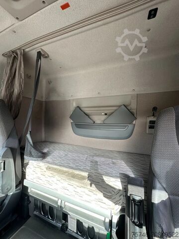 Μουσαμάς DAF XF 106.440 DAF XF 106 440 BL 4x2 *SpaceCab *Pri...