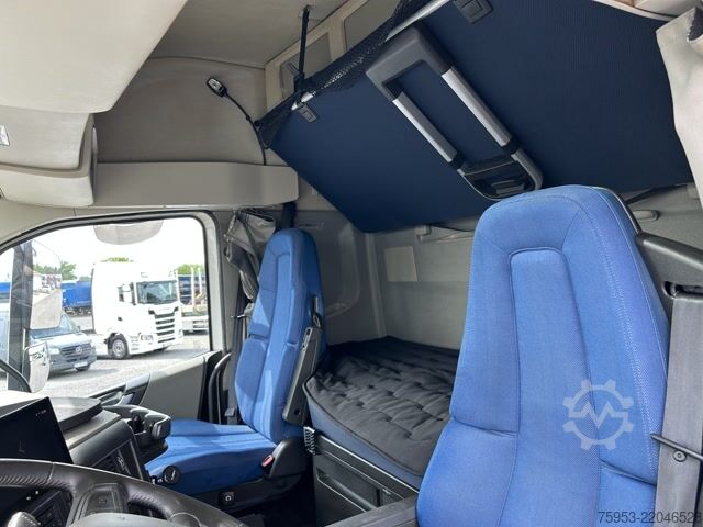 Standard tractor unit Volvo FH 460 4x2 Globetrotter Turbo Compound Standklima