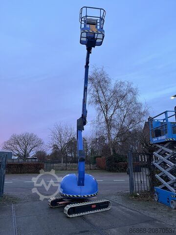 Plataforma articulada sobre orugas Maeda HF070R-2 en muy buen estado MAEDA HF070R-2