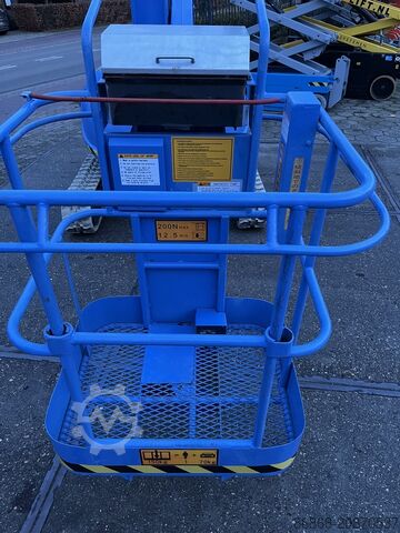 Plataforma articulada sobre orugas Maeda HF070R-2 en muy buen estado MAEDA HF070R-2