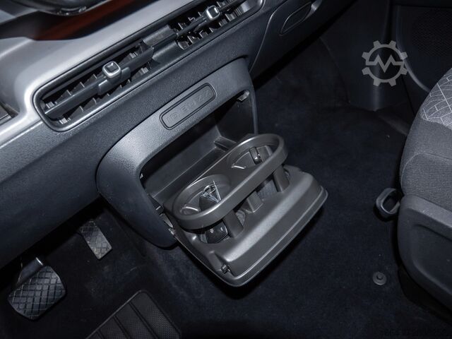 Minibussi VW ID. Buzz Pro LED SPURH. KLIMA BT PDC