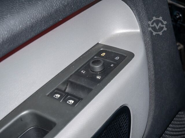 Minibussi VW ID. Buzz Pro LED SPURH. KLIMA BT PDC