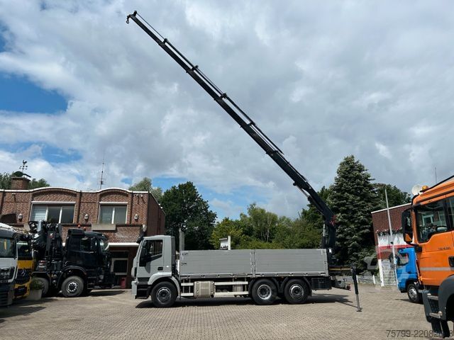 Lastbilmonteret kran IVECO Pritsche + HIAB HIDUO 228 Kran