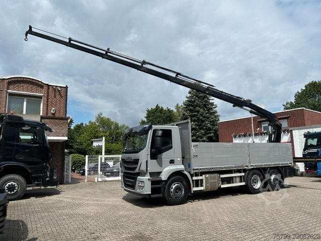 Lastbilmonteret kran IVECO Pritsche + HIAB HIDUO 228 Kran