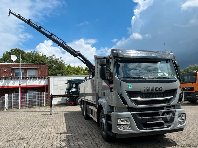 Lastbilmonteret kran IVECO Pritsche + HIAB HIDUO 228 Kran