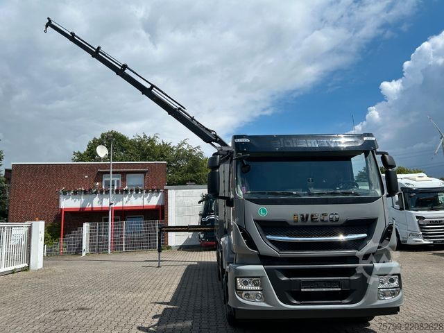 Lastbilmonteret kran IVECO Pritsche + HIAB HIDUO 228 Kran
