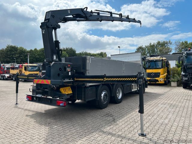 Lastbilmonteret kran IVECO Pritsche + HIAB HIDUO 228 Kran