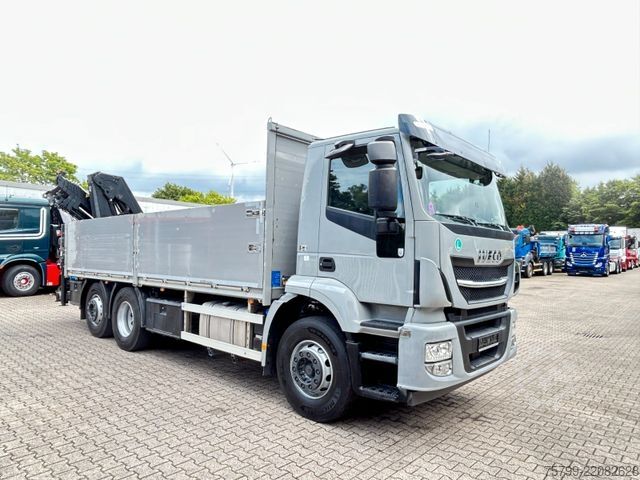 Lastbilmonteret kran IVECO Pritsche + HIAB HIDUO 228 Kran