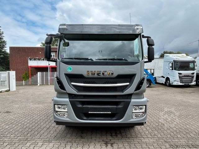 Lastbilmonteret kran IVECO Pritsche + HIAB HIDUO 228 Kran