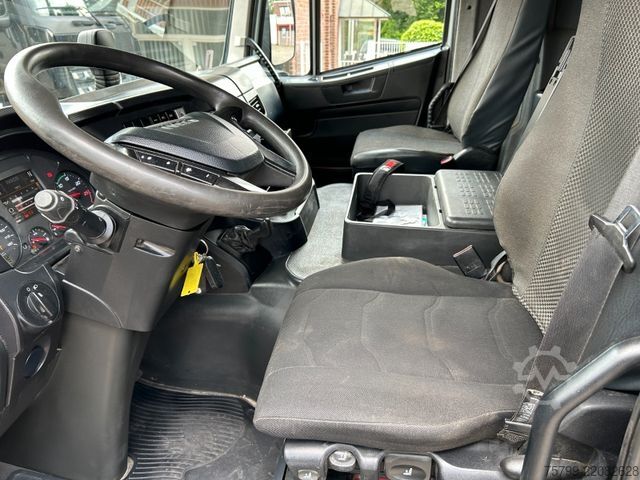 Lastbilmonteret kran IVECO Pritsche + HIAB HIDUO 228 Kran