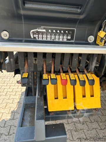Lastbilmonteret kran IVECO Pritsche + HIAB HIDUO 228 Kran