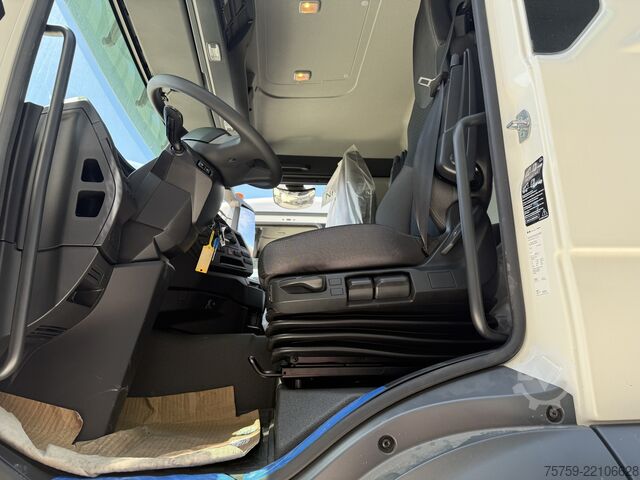 รถบรรทุกขนถ่ายตู้คอนเทนเนอร์แบบตะขอ (roll-off) MAN MAN 41.520 TGS 40Ton 8x4 EU6 Chassis