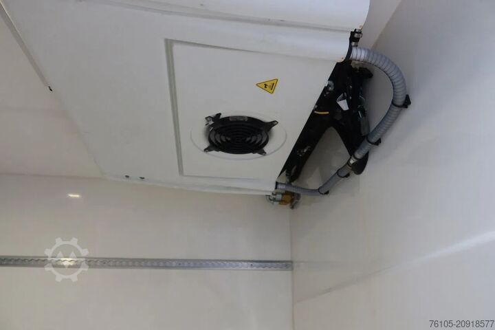 Mobil pendingin Mercedes-Benz Sprinter 317 CDI L3/H2 Multi temp, Verplaatsbar...