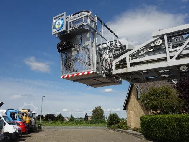 Véhicule de lutte contre les incendies DAF LF 55.250 METZ 30 meter