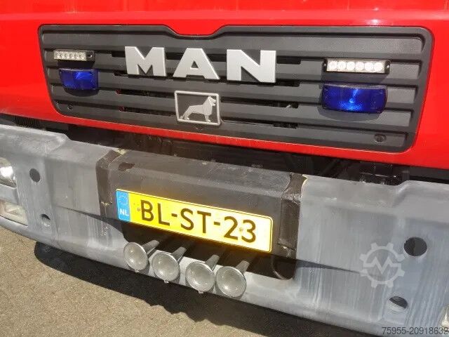 Brandweerwagen MAN LE 220C GODIVA POMP 2000 LITER TANK,MANUAL GEARBOX