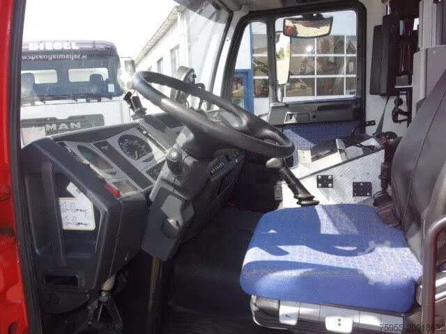 Brandweerwagen MAN LE 220C GODIVA POMP 2000 LITER TANK,MANUAL GEARBOX