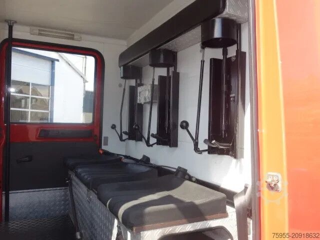 Brandweerwagen MAN LE 220C GODIVA POMP 2000 LITER TANK,MANUAL GEARBOX