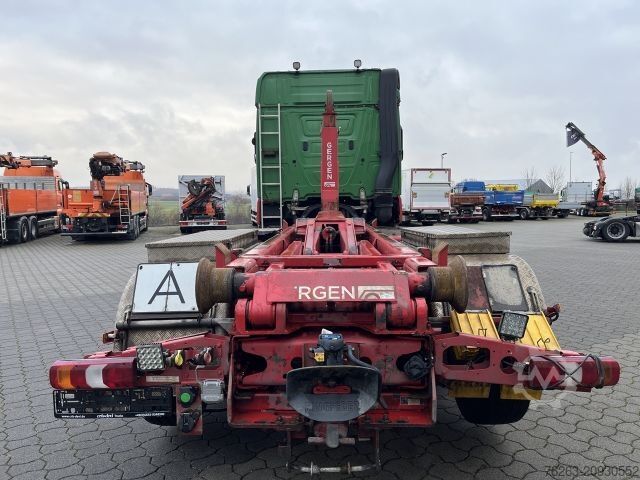 Tovornjak s kavljem za kontejnerje MERCEDES-BENZ Actros 2745 6x2 Gergen 21/70 Abrollkipper