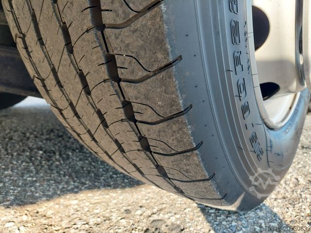 Jumbo nákladné auto MAN TGX 18.470 LL + Gniotpol G-4080 120 m3 Durchbar