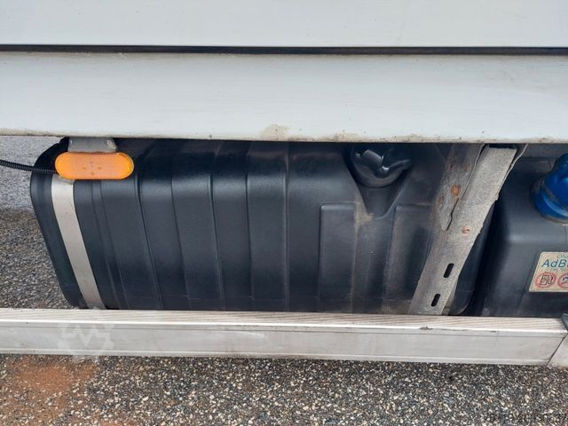 فان بستارة جانبية IVECO 75E21 4x2 LBW Nutzlast 3t 18 Paletten