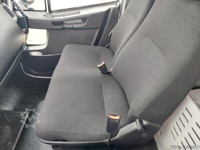 Ponyvával szerelt furgon IVECO 75E21 4x2 LBW Nutzlast 3t 18 Paletten